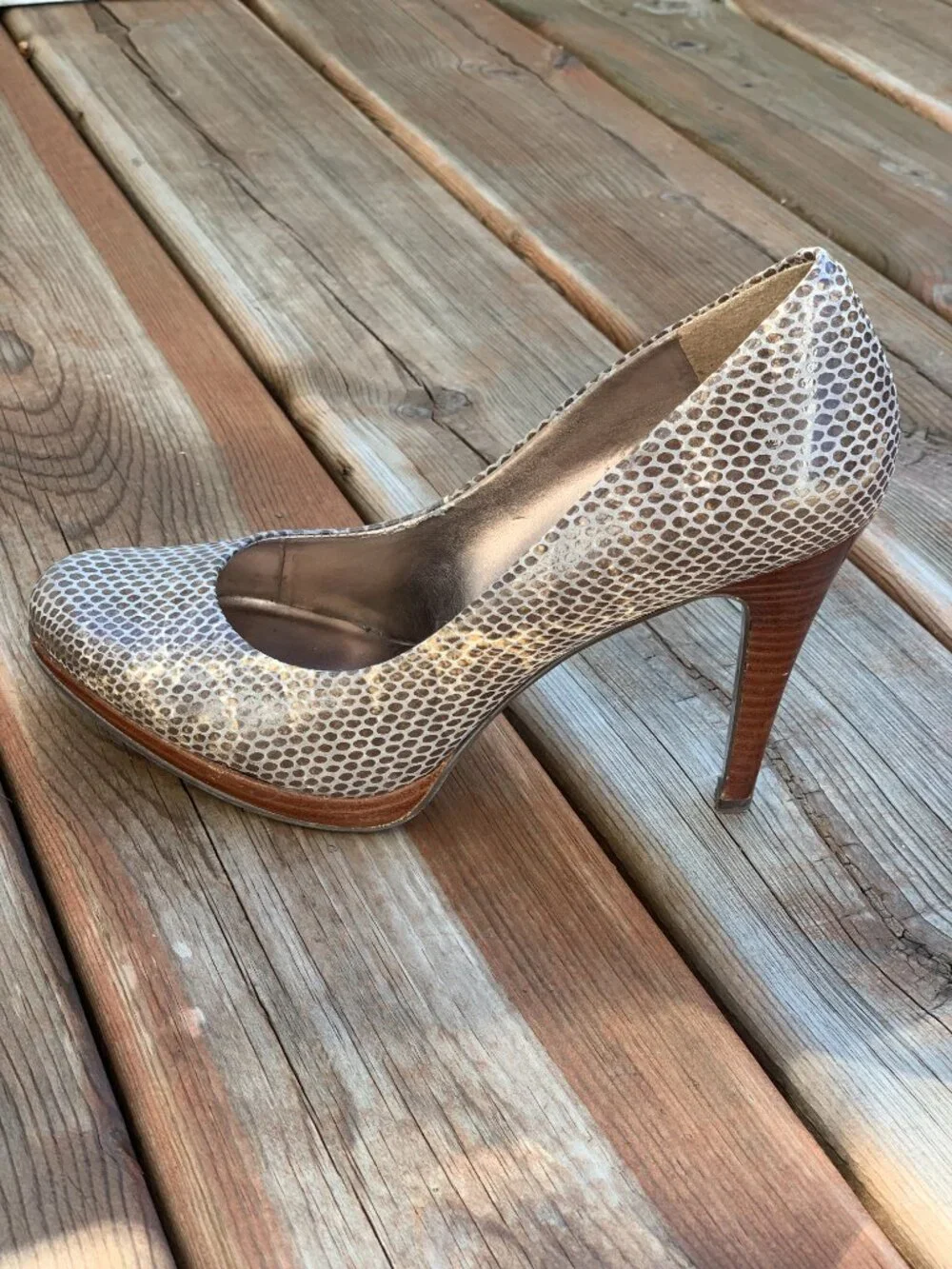 Nine West Snakeskin Pump 6.5 Taupe Patent Leather Faux Wood Platform High Heels